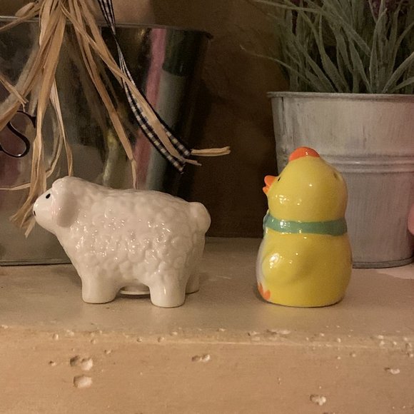 Easter Chick and Lamb Salt and Pepper Shakers - Picture 4 of 5